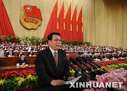 6月10日,中国共产主义青年团第十六次全国代表大会在北京人民大会堂开幕。中共中央政治局常委李长春代表党中央致祝词。 新华社记者李学仁摄