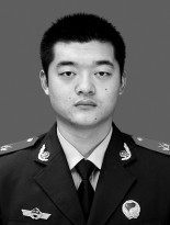 李鹏 男，24岁，河南省消防总队洛阳支队嵩县中队执勤队长助理